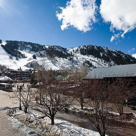 Independence Square 202, Hotel Room Over-Looking The Mall And Aspen Mountain المظهر الخارجي الصورة